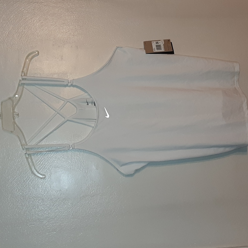 Nwt women's nike strappy tank top